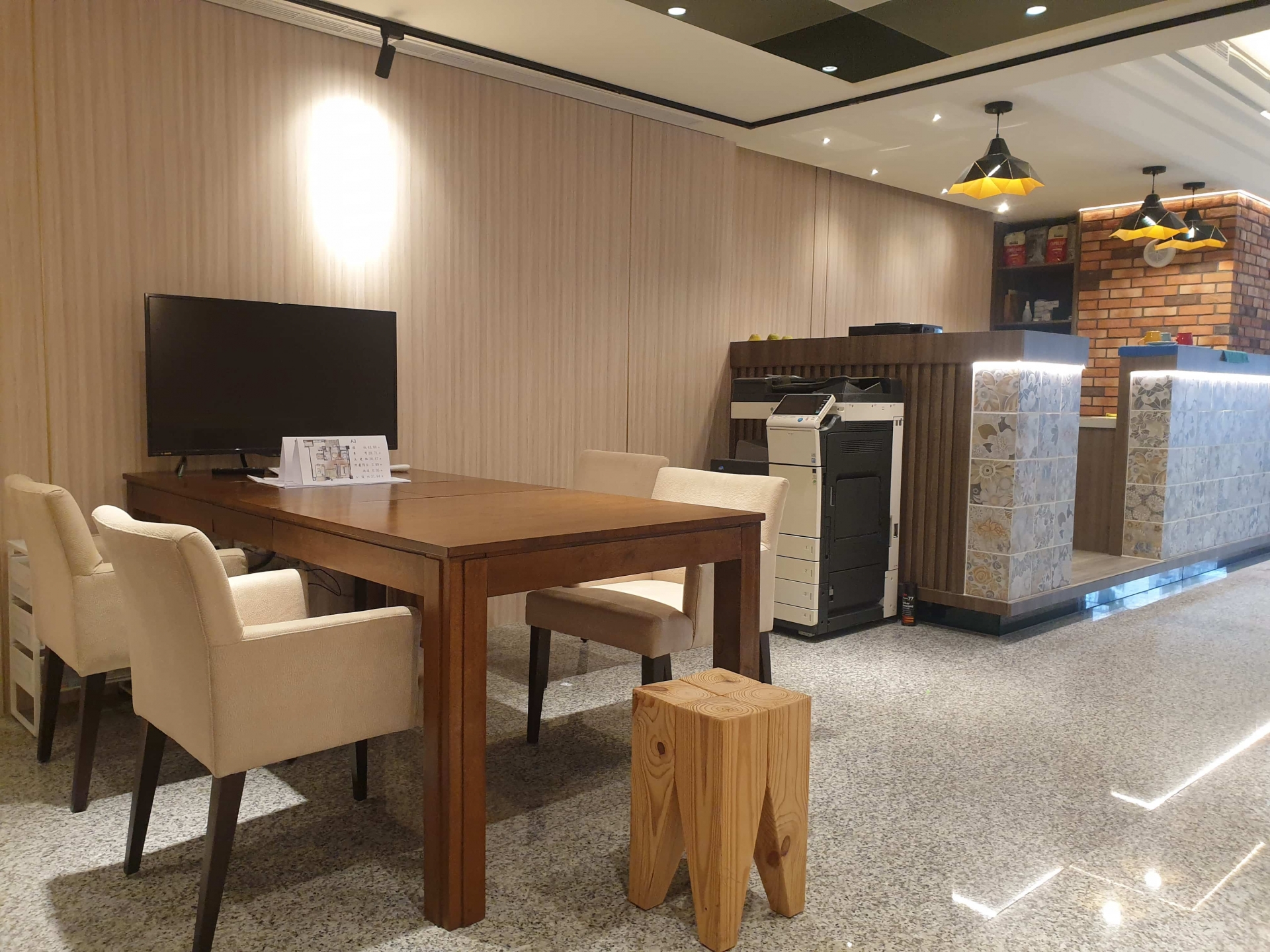 Jiuyang Huashang Reception Center (Silk Road Advertising)