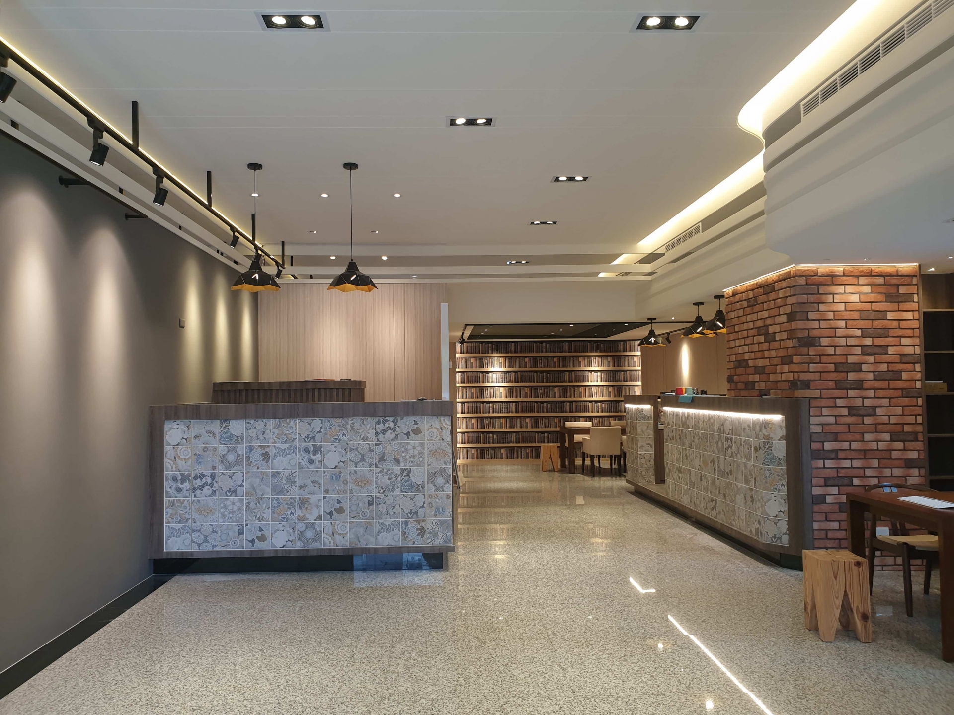 Jiuyang Huashang Reception Center (Silk Road Advertising)