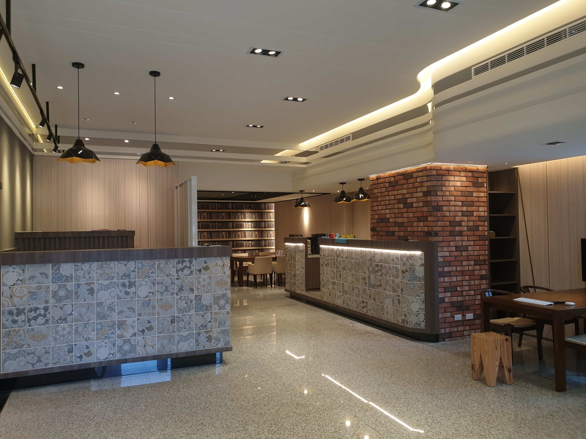 Jiuyang Huashang Reception Center (Silk Road Advertising)
